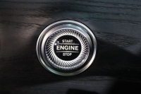 メルセデスベンツ Eクラス E200ｶﾌﾞﾘｵﾚ ｽﾎﾟｰﾂ ﾚｻﾞｰ&ﾚｰﾀﾞｰｾｰﾌﾃｨPKG　中期 NEWｽﾃｱﾘﾝｸﾞ ｷｰﾚｽｺﾞｰ 黒本革 ｴｱｽｶｰﾌ ﾍｯﾄﾞｱｯﾌﾟD HDDﾅﾋﾞTV ｽﾏﾎ連携 ﾌﾞﾙﾒｽﾀｰ 360ｶﾒﾗ PTS LEDﾗｲﾄ AMGｴｱﾛ&19AW ｴｱﾊﾞﾗﾝｽP 黒幌 9AT　2年保証