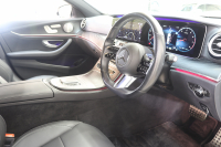 メルセデスベンツ Eクラス E200 ｽﾎﾟｰﾂ AMGﾗｲﾝｲﾝﾃﾘｱ&ｴｸｽｸﾙｰｼﾌﾞ&ﾚｰﾀﾞｰｾｰﾌﾃｨPKG　BSG搭載 後期 1ｵｰﾅｰ MEｺﾈｸﾄ ｷｰﾚｽｺﾞｰ 黒本革 ﾍｯﾄﾞｱｯﾌﾟD MBUXﾅﾋﾞTV&ARﾅﾋﾞ ｽﾏﾎ連携 ﾌﾞﾙﾒｽﾀｰ 360ｶﾒﾗ PTS LEDﾗｲﾄ 自動ﾄﾗﾝｸ AMGｴｱﾛ&19AW ﾜｲﾔﾚｽ充電 9AT　2年保証