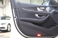 メルセデスベンツ Eクラス E200 ｽﾎﾟｰﾂ AMGﾗｲﾝｲﾝﾃﾘｱ&ｴｸｽｸﾙｰｼﾌﾞ&ﾚｰﾀﾞｰｾｰﾌﾃｨPKG　BSG搭載 後期 1ｵｰﾅｰ MEｺﾈｸﾄ ｷｰﾚｽｺﾞｰ 黒本革 ﾍｯﾄﾞｱｯﾌﾟD MBUXﾅﾋﾞTV&ARﾅﾋﾞ ｽﾏﾎ連携 ﾌﾞﾙﾒｽﾀｰ 360ｶﾒﾗ PTS LEDﾗｲﾄ 自動ﾄﾗﾝｸ AMGｴｱﾛ&19AW ﾜｲﾔﾚｽ充電 9AT　2年保証