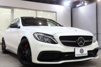 AMG Cクラス C63 ｴｸｽｸﾙｰｼﾌﾞ&ﾚｰﾀﾞｰｾｰﾌﾃｨPKG　ｷｰﾚｽｺﾞｰ 白/黒本革 ﾊﾟﾉﾗﾏSR ﾍｯﾄﾞｱｯﾌﾟD HDDﾅﾋﾞTV&ｷｬﾝｾﾗｰ BT音楽 ﾌﾞﾙﾒｽﾀｰ ﾊﾞｯｸｶﾒﾗ PTS LEDﾗｲﾄ 自動ﾄﾗﾝｸ ﾊﾝｽﾞﾌﾘｰA AMG専用装備&ﾁｭｰﾆﾝｸﾞﾀﾞｲﾅﾐｯｸS 7AT　2年保証