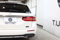 メルセデスベンツ Eクラス E200ｽﾃｰｼｮﾝﾜｺﾞﾝ AVG ｽﾎﾟｰﾂ 本革仕様 ﾚｰﾀﾞｰｾｰﾌﾃｨPKG　ｷｰﾚｽｺﾞｰ 黒本革 HDDﾅﾋﾞTV ｽﾏﾎ連携 ﾌﾞﾙﾒｽﾀｰ 360ｶﾒﾗ PTS LEDﾗｲﾄ 自動Rｹﾞｰﾄ AMGｴｱﾛ&19AW ﾀﾞｲﾅﾐｯｸS 9AT　2年保証