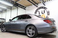 メルセデスベンツ Eクラス E200 AVG ｽﾎﾟｰﾂ ﾚｻﾞｰ&ﾚｰﾀﾞｰｾｰﾌﾃｨPKG　1ｵｰﾅｰ ｷｰﾚｽｺﾞｰ 黒本革 ﾍｯﾄﾞｱｯﾌﾟD HDDﾅﾋﾞTV ｽﾏﾎ連携 ﾌﾞﾙﾒｽﾀｰ 360ｶﾒﾗ PTS LEDﾗｲﾄ 自動ﾄﾗﾝｸ AMGｴｱﾛ&19AW ﾀﾞｲﾅﾐｯｸS 9AT　2年保証