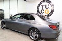 メルセデスベンツ Eクラス E200 AVG ｽﾎﾟｰﾂ ﾚｻﾞｰ&ﾚｰﾀﾞｰｾｰﾌﾃｨPKG　1ｵｰﾅｰ ｷｰﾚｽｺﾞｰ 黒本革 ﾍｯﾄﾞｱｯﾌﾟD HDDﾅﾋﾞTV ｽﾏﾎ連携 ﾌﾞﾙﾒｽﾀｰ 360ｶﾒﾗ PTS LEDﾗｲﾄ 自動ﾄﾗﾝｸ AMGｴｱﾛ&19AW ﾀﾞｲﾅﾐｯｸS 9AT　2年保証