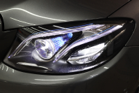 メルセデスベンツ Eクラス E200 AVG ｽﾎﾟｰﾂ ﾚｻﾞｰ&ﾚｰﾀﾞｰｾｰﾌﾃｨPKG　1ｵｰﾅｰ ｷｰﾚｽｺﾞｰ 黒本革 ﾍｯﾄﾞｱｯﾌﾟD HDDﾅﾋﾞTV ｽﾏﾎ連携 ﾌﾞﾙﾒｽﾀｰ 360ｶﾒﾗ PTS LEDﾗｲﾄ 自動ﾄﾗﾝｸ AMGｴｱﾛ&19AW ﾀﾞｲﾅﾐｯｸS 9AT　2年保証