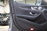 メルセデスベンツ Eクラス E200 AVG ｽﾎﾟｰﾂ ﾚｻﾞｰ&ﾚｰﾀﾞｰｾｰﾌﾃｨPKG　1ｵｰﾅｰ ｷｰﾚｽｺﾞｰ 黒本革 ﾍｯﾄﾞｱｯﾌﾟD HDDﾅﾋﾞTV ｽﾏﾎ連携 ﾌﾞﾙﾒｽﾀｰ 360ｶﾒﾗ PTS LEDﾗｲﾄ 自動ﾄﾗﾝｸ AMGｴｱﾛ&19AW ﾀﾞｲﾅﾐｯｸS 9AT　2年保証