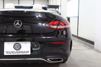 メルセデスベンツ Cクラス C180ｶﾌﾞﾘｵﾚ ｽﾎﾟｰﾂ ﾚｻﾞｰｴｸｽｸﾙｰｼﾌﾞ&ﾚｰﾀﾞｰｾｰﾌﾃｨPKG　後期 MEｺﾈｸﾄ ｷｰﾚｽｺﾞｰ 白本革 赤幌 ｴｱｽｶｰﾌ ﾍｯﾄﾞｱｯﾌﾟD HDDﾅﾋﾞTV ｽﾏﾎ連携 ﾊﾞｯｸｶﾒﾗ PTS LEDﾗｲﾄ AMGｴｱﾛ&19AW ｴｱｻｽ ﾀﾞｲﾅﾐｯｸS 9AT　2年保証