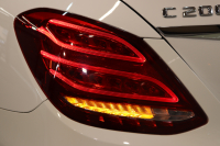 メルセデスベンツ Cクラス C200 AVG AMGﾗｲﾝ ﾚｻﾞｰｴｸｽｸﾙｰｼﾌﾞ&ﾚｰﾀﾞｰｾｰﾌﾃｨPKG　1ｵｰﾅｰ ｷｰﾚｽｺﾞｰ 赤本革 ﾍｯﾄﾞｱｯﾌﾟD HDDﾅﾋﾞTV BT音楽 ﾊﾞｯｸｶﾒﾗ PTS LEDﾗｲﾄ 自動Rｹﾞｰﾄ ﾊﾝｽﾞﾌﾘｰA AMGｴｱﾛ&18AW ｴｱｻｽ 7AT　2年保証