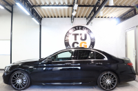 AMG Eクラス E53 4MATIC+ ｴｸｽｸﾙｰｼﾌﾞ&ﾚｰﾀﾞｰｾｰﾌﾃｨPKG　ISG搭載 後期 ｷｰﾚｽｺﾞｰ 黒本革 ﾍﾞﾝﾁﾚｰﾀｰ ﾊﾟﾉﾗﾏSR ﾍｯﾄﾞｱｯﾌﾟD MBUXﾅﾋﾞTV&ARﾅﾋﾞ ｽﾏﾎ連携 ﾌﾞﾙﾒｽﾀｰ 360ｶﾒﾗ PTS LEDﾗｲﾄ 自動ﾄﾗﾝｸ AMG専用装備&ﾁｭｰﾆﾝｸﾞ ﾜｲﾔﾚｽ充電 9AT　2年保証
