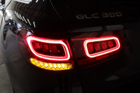 メルセデスベンツ GLC GLC300 4MATIC AMGﾗｲﾝ ﾚｻﾞｰｴｸｽｸﾙｰｼﾌﾞ&ﾚｰﾀﾞｰｾｰﾌﾃｨPKG　後期 MEｺﾈｸﾄ ｷｰﾚｽｺﾞｰ 赤/黒本革 ﾊﾟﾉﾗﾏSR ﾍｯﾄﾞｱｯﾌﾟD MBUXﾅﾋﾞTV BT音楽 ﾌﾞﾙﾒｽﾀｰ 360ｶﾒﾗ PTS LEDﾗｲﾄ 自動Rｹﾞｰﾄ AMGｴｱﾛ&20AW ｴｱｻｽ 9AT　2年保証