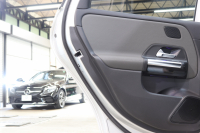 メルセデスベンツ Bクラス B180 AMGﾗｲﾝ AMGﾚｻﾞｰｴｸｽｸﾙｰｼﾌﾞ&ｱﾄﾞﾊﾞﾝｽﾄﾞ&ﾅﾋﾞｹﾞｰｼｮﾝ&ﾚｰﾀﾞｰｾｰﾌﾃｨPKG　ｷｰﾚｽｺﾞｰ 灰/黒本革 ﾊﾟﾉﾗﾏSR ﾍｯﾄﾞｱｯﾌﾟD MBUXﾅﾋﾞTV BT音楽 360ｶﾒﾗ PTS LEDﾗｲﾄ 自動Rｹﾞｰﾄ ﾊﾝｽﾞﾌﾘｰA AMGｴｱﾛ&18AW ﾜｲﾔﾚｽ充電 7AT　2年保証