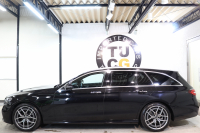 メルセデスベンツ Eクラス E200ｽﾃｰｼｮﾝﾜｺﾞﾝ ｽﾎﾟｰﾂ AMGﾗｲﾝｲﾝﾃﾘｱ&ｴｸｽｸﾙｰｼﾌﾞ&ﾚｰﾀﾞｰｾｰﾌﾃｨPKG　BSG搭載 後期 ｷｰﾚｽｺﾞｰ 黒本革 ﾊﾟﾉﾗﾏSR ﾍｯﾄﾞｱｯﾌﾟD MBUXﾅﾋﾞTV&ARﾅﾋﾞ ｽﾏﾎ連携 ﾌﾞﾙﾒｽﾀｰ 360ｶﾒﾗ PTS LEDﾗｲﾄ 自動Rｹﾞｰﾄ AMGｴｱﾛ&19AW 9AT　2年保証