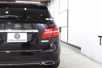 メルセデスベンツ Bクラス B180 ﾌﾟﾚﾐｱﾑ&ﾚｰﾀﾞｰｾｰﾌﾃｨPKG　後期 ｷｰﾚｽｺﾞｰ 黒革 ﾊﾟﾉﾗﾏSR HDDﾅﾋﾞTV ｽﾏﾎ連携 harman/kardon ﾊﾞｯｸｶﾒﾗ PTS LEDﾗｲﾄ EASY-VARIO PLUS 17AW 7AT　2年保証