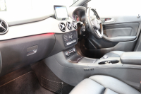 メルセデスベンツ Bクラス B180 ﾌﾟﾚﾐｱﾑ&ﾚｰﾀﾞｰｾｰﾌﾃｨPKG　後期 ｷｰﾚｽｺﾞｰ 黒革 ﾊﾟﾉﾗﾏSR HDDﾅﾋﾞTV ｽﾏﾎ連携 harman/kardon ﾊﾞｯｸｶﾒﾗ PTS LEDﾗｲﾄ EASY-VARIO PLUS 17AW 7AT　2年保証