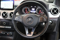 メルセデスベンツ Bクラス B180 ﾌﾟﾚﾐｱﾑ&ﾚｰﾀﾞｰｾｰﾌﾃｨPKG　後期 ｷｰﾚｽｺﾞｰ 黒革 ﾊﾟﾉﾗﾏSR HDDﾅﾋﾞTV ｽﾏﾎ連携 harman/kardon ﾊﾞｯｸｶﾒﾗ PTS LEDﾗｲﾄ EASY-VARIO PLUS 17AW 7AT　2年保証