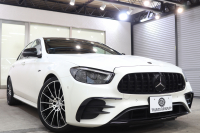 AMG Eクラス E53 4MATIC+ ｴｸｽｸﾙｰｼﾌﾞ&ﾚｰﾀﾞｰｾｰﾌﾃｨPKG　ISG搭載 後期 ｷｰﾚｽｺﾞｰ 黒本革 ﾍﾞﾝﾁﾚｰﾀｰ ﾊﾟﾉﾗﾏSR ﾍｯﾄﾞｱｯﾌﾟD MBUXﾅﾋﾞTV&ARﾅﾋﾞ&ARﾅﾋﾞ ｽﾏﾎ連携 ﾌﾞﾙﾒｽﾀｰ 360ｶﾒﾗ PTS LEDﾗｲﾄ 自動ﾄﾗﾝｸ AMG専用装備&ﾁｭｰﾆﾝｸﾞ ﾜｲﾔﾚｽ充電 9AT　2年保証