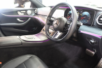 メルセデスベンツ Eクラス E200 ｽﾎﾟｰﾂ AMGﾗｲﾝｲﾝﾃﾘｱ&ｴｸｽｸﾙｰｼﾌﾞ&ﾚｰﾀﾞｰｾｰﾌﾃｨPKG　BSG搭載 後期 1ｵｰﾅｰ MEｺﾈｸﾄ ｷｰﾚｽｺﾞｰ 黒本革 ﾍｯﾄﾞｱｯﾌﾟD MBUXﾅﾋﾞTV&ARﾅﾋﾞ ｽﾏﾎ連携 ﾌﾞﾙﾒｽﾀｰ 360ｶﾒﾗ PTS LEDﾗｲﾄ 自動ﾄﾗﾝｸ AMGｴｱﾛ&19AW 9AT　2年保証