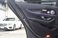 メルセデスベンツ Eクラス E200 ｽﾎﾟｰﾂ AMGﾗｲﾝｲﾝﾃﾘｱ&ｴｸｽｸﾙｰｼﾌﾞ&ﾚｰﾀﾞｰｾｰﾌﾃｨPKG　BSG搭載 後期 1ｵｰﾅｰ MEｺﾈｸﾄ ｷｰﾚｽｺﾞｰ 黒本革 ﾍｯﾄﾞｱｯﾌﾟD MBUXﾅﾋﾞTV&ARﾅﾋﾞ ｽﾏﾎ連携 ﾌﾞﾙﾒｽﾀｰ 360ｶﾒﾗ PTS LEDﾗｲﾄ 自動ﾄﾗﾝｸ AMGｴｱﾛ&19AW 9AT　2年保証