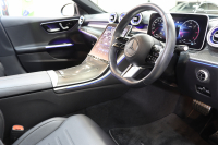 メルセデスベンツ Cクラス C220d AVG AMGﾗｲﾝ ﾚｻﾞｰｴｸｽｸﾙｰｼﾌﾞ&ﾍﾞｰｼｯｸ&ﾚｰﾀﾞｰｾｰﾌﾃｨPKG　ISG搭載 ｷｰﾚｽｺﾞｰ 黒本革 ﾊﾟﾉﾗﾏSR ﾍｯﾄﾞｱｯﾌﾟD MBUX/ARﾅﾋﾞTV ｽﾏﾎ連携 360ｶﾒﾗ PTS LEDﾗｲﾄ 自動ﾄﾗﾝｸ AMGｴｱﾛ&18AW ﾜｲﾔﾚｽ充電 9AT　2年保証