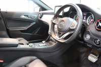 AMG GLA GLA45 4MATIC ﾚｰﾀﾞｰｾｰﾌﾃｨPKG　中期 ｷｰﾚｽｺﾞｰ 黒本革 ﾊﾟﾉﾗﾏSR HDDﾅﾋﾞTV ｽﾏﾎ連携 ﾊﾞｯｸｶﾒﾗ PTS ｷｾﾉﾝ 自動Rｹﾞｰﾄ AMG専用装備&ﾁｭｰﾆﾝｸﾞ 7AT　2年保証