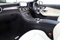 メルセデスベンツ Cクラス C180ｶﾌﾞﾘｵﾚ ｽﾎﾟｰﾂ ﾚｻﾞｰｴｸｽｸﾙｰｼﾌﾞ&ﾚｰﾀﾞｰｾｰﾌﾃｨPKG　後期最終 ｷｰﾚｽｺﾞｰ 白本革 ｴｱｽｶｰﾌ 青幌 ﾍｯﾄﾞｱｯﾌﾟD HDDﾅﾋﾞTV ｽﾏﾎ連携 ﾊﾞｯｸｶﾒﾗ PTS LEDﾗｲﾄ AMGｴｱﾛ&19AW ｴｱｻｽ 9AT　2年保証