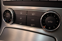 メルセデスベンツ SLKクラス SLK200ﾄﾚﾝﾄﾞ AMGｽﾎﾟｰﾂ&ﾚｰﾀﾞｰｾｰﾌﾃｨPKG　中期 黒本革 ｴｱｽｶｰﾌ ｶﾞﾗｽﾙｰﾌ HDDﾅﾋﾞTV BT音楽 DSRC ｷｾﾉﾝ AMGｴｱﾛ&18AW ﾄﾗﾝｸｽﾎﾟｲﾗｰ ｴｱｶﾞｲﾄﾞ　2年保証