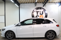 メルセデスベンツ Bクラス B180 AMGﾗｲﾝ AMGﾚｻﾞｰｴｸｽｸﾙｰｼﾌﾞ&ｱﾄﾞﾊﾞﾝｽﾄﾞ&ﾅﾋﾞｹﾞｰｼｮﾝ&ﾚｰﾀﾞｰｾｰﾌﾃｨPKG　ｷｰﾚｽｺﾞｰ 赤/黒本革 ﾊﾟﾉﾗﾏSR ﾍｯﾄﾞｱｯﾌﾟD MBUXﾅﾋﾞTV BT音楽 360ｶﾒﾗ PTS LEDﾗｲﾄ 自動Rｹﾞｰﾄ ﾊﾝｽﾞﾌﾘｰA AMGｴｱﾛ&18AW ﾜｲﾔﾚｽ充電 7AT　2年保証