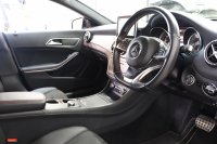 メルセデスベンツ CLAクラス CLA180 ｼｭｰﾃｨﾝｸﾞﾌﾞﾚｰｸ ｽﾎﾟｰﾂ ﾍﾞｰｼｯｸ&ﾚｰﾀﾞｰｾｰﾌﾃｨPKG　中期 ｷｰﾚｽｺﾞｰ ﾚｻﾞｰDINAMICAｼｰﾄ HDDﾅﾋﾞTV BT音楽 ﾊﾞｯｸｶﾒﾗ PTS DSRC ｷｾﾉﾝ AMGｴｱﾛ&18AW ﾀﾞｲﾅﾐｯｸｾﾚｸﾄ 純正ﾄﾞﾗﾚｺ 希少色ﾉｰｻﾞﾝﾗｲﾂﾌﾞﾗｯｸ　2年保証