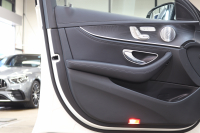 メルセデスベンツ Eクラス E300 ｽﾎﾟｰﾂ ｴｸｽｸﾙｰｼﾌﾞ&ﾚｰﾀﾞｰｾｰﾌﾃｨPKG　後期 MEｺﾈｸﾄ ｷｰﾚｽｺﾞｰ 黒本革 ﾊﾟﾉﾗﾏSR ﾍｯﾄﾞｱｯﾌﾟD MBUXﾅﾋﾞTV ｽﾏﾎ連携 ﾌﾞﾙﾒｽﾀｰ 360ｶﾒﾗ PTS LEDﾗｲﾄ 自動ﾄﾗﾝｸ AMGｴｱﾛ&19AW ﾀﾞｲﾅﾐｯｸS ｴｱｻｽ 9AT　2年保証