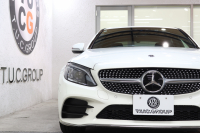 メルセデスベンツ Cクラス C200 AVG AMGﾗｲﾝ ﾚｻﾞｰｴｸｽｸﾙｰｼﾌﾞ&ﾚｰﾀﾞｰｾｰﾌﾃｨPKG　BSG搭載 後期 ｷｰﾚｽｺﾞｰ 黒本革 ﾍｯﾄﾞｱｯﾌﾟD HDDﾅﾋﾞTV ｽﾏﾎ連携 ﾌﾞﾙﾒｽﾀｰ ﾊﾞｯｸｶﾒﾗ PTS LEDﾗｲﾄ ﾊﾝｽﾞﾌﾘｰA AMGｴｱﾛ&18AW ｴｱｻｽ 9AT　2年保証