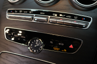 メルセデスベンツ Cクラス C200 AVG AMGﾗｲﾝ ﾚｻﾞｰｴｸｽｸﾙｰｼﾌﾞ&ﾚｰﾀﾞｰｾｰﾌﾃｨPKG　BSG搭載 後期 ｷｰﾚｽｺﾞｰ 黒本革 ﾍｯﾄﾞｱｯﾌﾟD HDDﾅﾋﾞTV ｽﾏﾎ連携 ﾌﾞﾙﾒｽﾀｰ ﾊﾞｯｸｶﾒﾗ PTS LEDﾗｲﾄ ﾊﾝｽﾞﾌﾘｰA AMGｴｱﾛ&18AW ｴｱｻｽ 9AT　2年保証