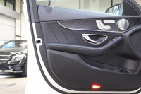 メルセデスベンツ Cクラス C200 AVG AMGﾗｲﾝ ﾚｻﾞｰｴｸｽｸﾙｰｼﾌﾞ&ﾚｰﾀﾞｰｾｰﾌﾃｨPKG　BSG搭載 後期 ｷｰﾚｽｺﾞｰ 黒本革 ﾍｯﾄﾞｱｯﾌﾟD HDDﾅﾋﾞTV ｽﾏﾎ連携 ﾌﾞﾙﾒｽﾀｰ ﾊﾞｯｸｶﾒﾗ PTS LEDﾗｲﾄ ﾊﾝｽﾞﾌﾘｰA AMGｴｱﾛ&18AW ｴｱｻｽ 9AT　2年保証