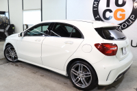 メルセデスベンツ Aクラス A180ｽﾎﾟｰﾂ ﾚｰﾀﾞｰｾｰﾌﾃｨPKG　後期 ｷｰﾚｽｺﾞｰ ﾌﾞﾗｯｸﾚｻﾞｰDINAMICAｼｰﾄ ｼｰﾄﾋｰﾀｰ HDDﾅﾋﾞTV BT音楽 ﾊﾞｯｸｶﾒﾗ PTS LEDﾗｲﾄ AMGｴｱﾛ&18AW ﾀﾞｲﾅﾐｯｸS ｽﾎﾟｰﾂｻｽﾍﾟﾝｼｮﾝ 7AT　2年保証