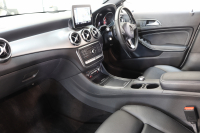 メルセデスベンツ GLA GLA220 4MATIC ﾚｰﾀﾞｰｾｰﾌﾃｨPKG　後期 ｷｰﾚｽｺﾞｰ 黒革 ｼｰﾄﾋｰﾀｰ HDDﾅﾋﾞTV ｽﾏﾎ連携 BT音楽 ﾊﾞｯｸｶﾒﾗ PTS LEDｰHﾗｲﾄ ﾌｫｸﾞﾗﾝﾌﾟ ﾊﾝｽﾞﾌﾘｰA ﾀﾞｲﾅﾐｯｸS 7AT　2年保証