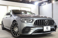 AMG Eクラス E53ｽﾃｰｼｮﾝﾜｺﾞﾝ 4MATIC+ ｴｸｽｸﾙｰｼﾌﾞ&ﾚｰﾀﾞｰｾｰﾌﾃｨPKG　ISG搭載 後期 ｷｰﾚｽｺﾞｰ 黒本革 ﾍﾞﾝﾁﾚｰﾀｰ ﾊﾟﾉﾗﾏSR HUD MBUXﾅﾋﾞTV&ｷｬﾝｾﾗｰ ｽﾏﾎ連携 ﾌﾞﾙﾒｽﾀｰ 360ｶﾒﾗ LEDﾗｲﾄ 自動Rｹﾞｰﾄ AMG専用装備&ﾁｭｰﾆﾝｸﾞ 9AT 希少色ｾﾚﾅｲﾄｸﾞﾚｰ　2年保証