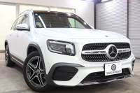 メルセデスベンツ GLB GLB200d 4MATIC AMGﾗｲﾝ AMGﾚｻﾞｰｴｸｽｸﾙｰｼﾌﾞ&ﾅﾋﾞｹﾞｰｼｮﾝ&ﾚｰﾀﾞｰｾｰﾌﾃｨPKG　ｷｰﾚｽｺﾞｰ 赤/黒本革 ﾊﾟﾉﾗﾏSR ﾍｯﾄﾞｱｯﾌﾟD MBUXﾅﾋﾞTV ｽﾏﾎ連携 360ｶﾒﾗ PTS LEDﾗｲﾄ ﾊﾝｽﾞﾌﾘｰA AMGｴｱﾛ&19AW ﾜｲﾔﾚｽ充電 8AT　新車保証継承可