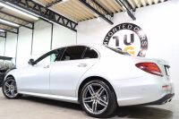 メルセデスベンツ Eクラス E200 AVG AMGﾗｲﾝ ｴｸｽｸﾙｰｼﾌﾞ&ﾚｰﾀﾞｰｾｰﾌﾃｨPKG　BSG搭載 中期 NEWｽﾃｱﾘﾝｸﾞ ｷｰﾚｽｺﾞｰ 黒本革 ﾍｯﾄﾞｱｯﾌﾟD HDDﾅﾋﾞTV ｽﾏﾎ連携 ﾌﾞﾙﾒｽﾀｰ 360ｶﾒﾗ PTS LEDﾗｲﾄ 自動ﾄﾗﾝｸ AMGｴｱﾛ&19AW 9AT　2年保証