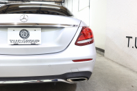 メルセデスベンツ Eクラス E200 AVG AMGﾗｲﾝ ｴｸｽｸﾙｰｼﾌﾞ&ﾚｰﾀﾞｰｾｰﾌﾃｨPKG　BSG搭載 中期 NEWｽﾃｱﾘﾝｸﾞ ｷｰﾚｽｺﾞｰ 黒本革 ﾍｯﾄﾞｱｯﾌﾟD HDDﾅﾋﾞTV ｽﾏﾎ連携 ﾌﾞﾙﾒｽﾀｰ 360ｶﾒﾗ PTS LEDﾗｲﾄ 自動ﾄﾗﾝｸ AMGｴｱﾛ&19AW 9AT　2年保証