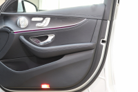 メルセデスベンツ Eクラス E200 AVG AMGﾗｲﾝ ｴｸｽｸﾙｰｼﾌﾞ&ﾚｰﾀﾞｰｾｰﾌﾃｨPKG　BSG搭載 中期 NEWｽﾃｱﾘﾝｸﾞ ｷｰﾚｽｺﾞｰ 黒本革 ﾍｯﾄﾞｱｯﾌﾟD HDDﾅﾋﾞTV ｽﾏﾎ連携 ﾌﾞﾙﾒｽﾀｰ 360ｶﾒﾗ PTS LEDﾗｲﾄ 自動ﾄﾗﾝｸ AMGｴｱﾛ&19AW 9AT　2年保証