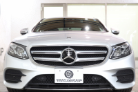 メルセデスベンツ Eクラス E200 AVG AMGﾗｲﾝ ｴｸｽｸﾙｰｼﾌﾞ&ﾚｰﾀﾞｰｾｰﾌﾃｨPKG　BSG搭載 中期 NEWｽﾃｱﾘﾝｸﾞ ｷｰﾚｽｺﾞｰ 黒本革 ﾍｯﾄﾞｱｯﾌﾟD HDDﾅﾋﾞTV ｽﾏﾎ連携 ﾌﾞﾙﾒｽﾀｰ 360ｶﾒﾗ PTS LEDﾗｲﾄ 自動ﾄﾗﾝｸ AMGｴｱﾛ&19AW 9AT　2年保証