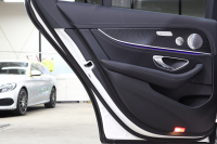 メルセデスベンツ Eクラス E220d ｽﾎﾟｰﾂ AMGﾗｲﾝｲﾝﾃﾘｱ&ｴｸｽｸﾙｰｼﾌﾞ&ﾚｰﾀﾞｰｾｰﾌﾃｨPKG　後期 1ｵｰﾅｰ MEｺﾈｸﾄ ｷｰﾚｽｺﾞｰ 黒本革 ﾍｯﾄﾞｱｯﾌﾟD MBUXﾅﾋﾞTV&ARﾅﾋﾞ ｽﾏﾎ連携 ﾌﾞﾙﾒｽﾀｰ 360ｶﾒﾗ PTS LEDﾗｲﾄ 自動ﾄﾗﾝｸ AMGｴｱﾛ&19AW ﾜｲﾔﾚｽ充電 9AT　2年保証