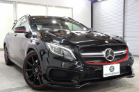 AMG GLA GLA45 4MATIC ｴﾃﾞｨｼｮﾝ1 ﾚｰﾀﾞｰｾｰﾌﾃｨPKG　300台限定車 専用黒本革 HDDﾅﾋﾞTV ﾊﾞｯｸｶﾒﾗ PTS ｷｾﾉﾝﾗｲﾄ 自動Rｹﾞｰﾄ AMG専用装備&ﾁｭｰﾆﾝｸﾞ 専用ｴｱﾛ&ﾃﾞｶｰﾙ 7AT　2年保証