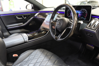 メルセデスベンツ Sクラス S500 4MATIC AMGﾗｲﾝ ﾚｻﾞｰｴｸｽｸﾙｰｼﾌﾞ&ﾍﾞｰｼｯｸ&ﾚｰﾀﾞｰｾｰﾌﾃｨPKG　ISG搭載 1ｵｰﾅｰ ｷｰﾚｽｺﾞｰ 黒本革 ﾍﾞﾝﾁﾚｰﾀｰ ﾊﾟﾉﾗﾏSR ﾍｯﾄﾞｱｯﾌﾟD MBUXﾅﾋﾞTV ｽﾏﾎ連携 ﾌﾞﾙﾒｽﾀｰ 360ｶﾒﾗ PTS LEDﾗｲﾄ ﾊﾝｽﾞﾌﾘｰA AMGｴｱﾛ&20AW 9AT　2年保証