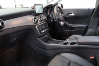 メルセデスベンツ CLAクラス CLA180ｼｭｰﾃｨﾝｸﾞﾌﾞﾚｰｸ AMGｽﾀｲﾙ AMGﾌﾟﾚﾐｱﾑ&ﾚｰﾀﾞｰｾｰﾌﾃｨPKG　後期 ｷｰﾚｽｺﾞｰ ﾚｻﾞｰDINAMICAｼｰﾄ ｼｰﾄﾋｰﾀｰ ﾊﾟﾉﾗﾏSR HDDﾅﾋﾞTV ｽﾏﾎ連携 harman/kardon Bｶﾒﾗ PTS DSRC LEDﾗｲﾄ 自動Rｹﾞｰﾄ AMGｴｱﾛ&18AW 7AT　2年保証