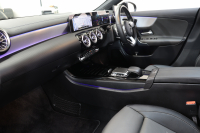 メルセデスベンツ CLAクラス CLA200d ｼｭｰﾃｨﾝｸﾞﾌﾞﾚｰｸ AMGﾗｲﾝ ﾚｻﾞｰｴｸｽｸﾙｰｼﾌﾞ&ｱﾄﾞﾊﾞﾝｽﾄﾞ&ﾅﾋﾞｹﾞｰｼｮﾝ&ﾚｰﾀﾞｰｾｰﾌﾃｨPKG　ｷｰﾚｽｺﾞｰ 灰/黒本革 ﾊﾟﾉﾗﾏSR HUD MBUXﾅﾋﾞTV BT音楽 ｱﾄﾞﾊﾞﾝｽﾄﾞｻｳﾝﾄﾞ 360ｶﾒﾗ PTS LEDﾗｲﾄ AMGｴｱﾛ&18AW ﾜｲﾔﾚｽ充電 8AT　2年保証