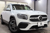 メルセデスベンツ GLB GLB200d 4MATIC AMGﾗｲﾝ AMGﾚｻﾞｰｴｸｽｸﾙｰｼﾌﾞ&ﾚｰﾀﾞｰｾｰﾌﾃｨPKG　MEｺﾈｸﾄ ｷｰﾚｽｺﾞｰ 赤/黒本革 MBUXﾅﾋﾞTV BT音楽 360ｶﾒﾗ PTS LEDﾗｲﾄ 自動Rｹﾞｰﾄ AMGｴｱﾛ&19AW ﾀﾞｲﾅﾐｯｸｾﾚｸﾄ 8AT　2年保証
