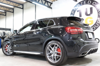 AMG GLA GLA45 4MATIC ﾚｰﾀﾞｰｾｰﾌﾃｨPKG　後期 ｷｰﾚｽｺﾞｰ 黒本革 SR HDDﾅﾋﾞTV ｽﾏﾎ連携 ﾊﾞｯｸｶﾒﾗ PTS LEDﾍｯﾄﾞﾗｲﾄ 自動Rｹﾞｰﾄ&ﾊﾝｽﾞﾌﾘｰA AMG専用装備&ﾁｭｰﾆﾝｸﾞ AMGｴｱﾛ&19AW 7AT　2年保証